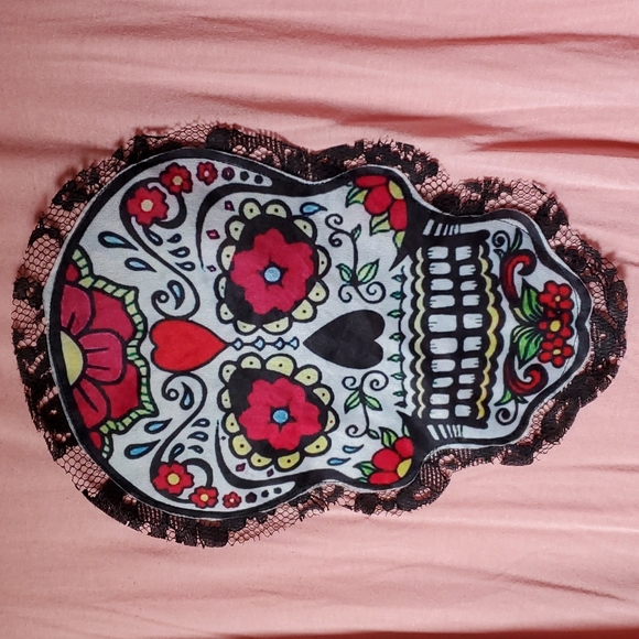 Skull Top - Picture 2 of 6